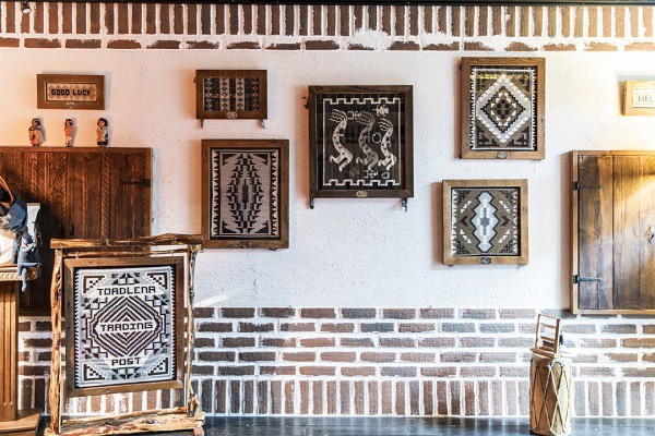 脈々と受け継がれる伝統を使える贅沢 Navajo Rug ナバホラグ Clutch Magazine