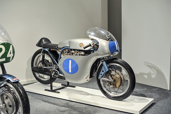 9_350 Desmo 1960_UC65893_High02