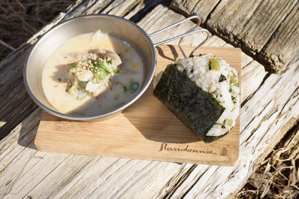 【思い出を彩る山ごはん】鶏肉とゴボウの豆乳スープ