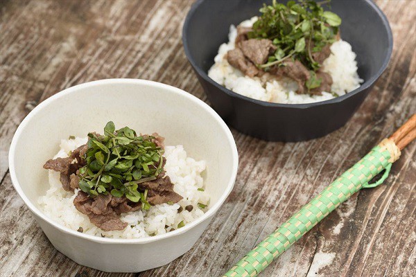 【思い出を彩る山ごはん】クレソンと山椒のアクセントが効いた大人の味「牛肉クレソンご飯」