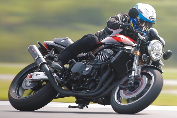 <Z900RSカスタムファイル>走るZを追求する
