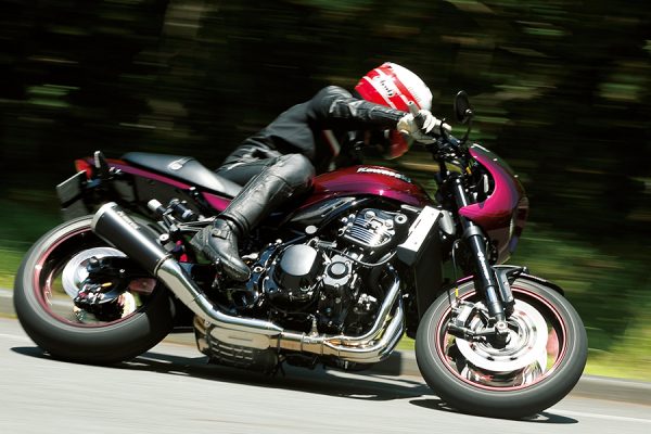 <Z900RSカスタムファイル>ノーマルとはひと味違うアクティブ流大人カフェ