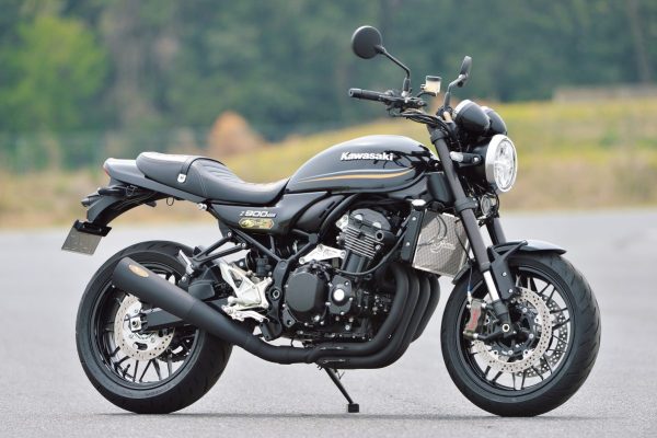 <Z900RSカスタムファイル>絶妙なポジションは旅もOK スイングアームにも注目!