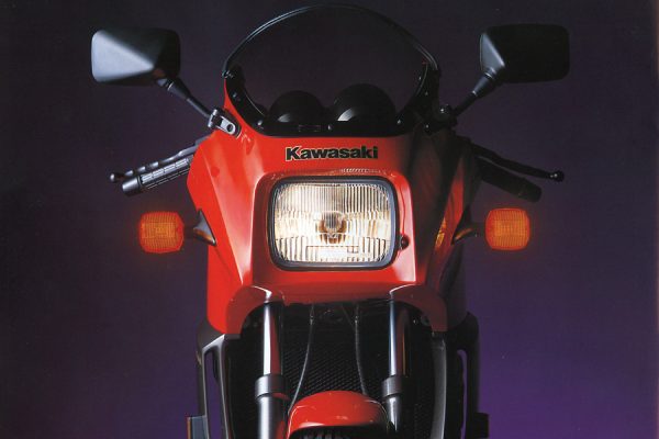 サイドカムチェーンがデザインの常識を変えた! KAWASAKI GPZ900R Ninja-PART2-