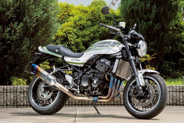 <Z900RSカスタムファイル>飛躍的にスポーツ性能を向上するチタンマフラー