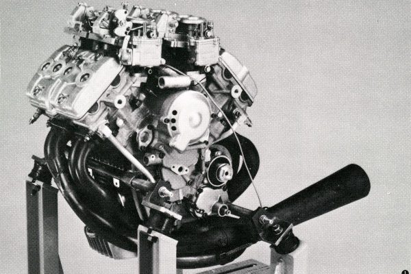 ヤマハのスーパースポーツ開発はV4から始まった! YAMAHA FZ750 -PART1-