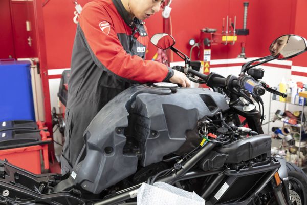 【DUCATI】ディアベルを脱がせてあげたら、秘密のポイントがいっぱい!?