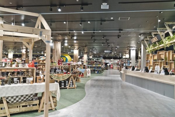ここになければ諦めがつく!? 日本最大のアウトドア専門店がとにかく桁外れでスゴイ!