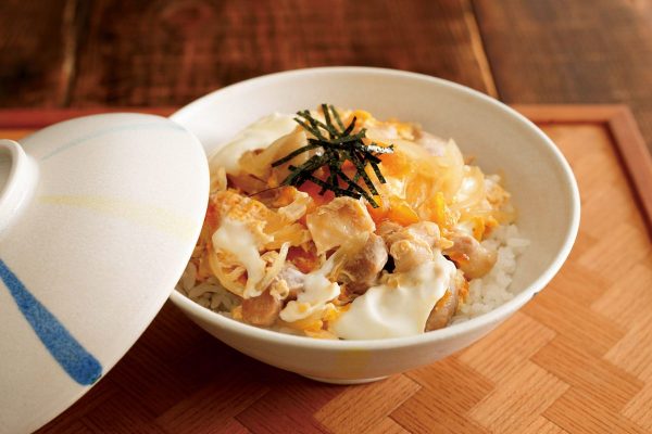 親子丼 レシピ・作り方 | 調味料はめんつゆのみ!で簡単ラクうま