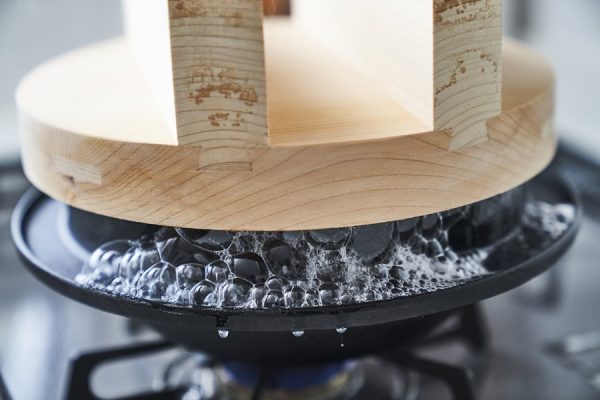 笑っちゃうくらい美味く炊ける、男前な調理器具「釜浅商店」のごはん釜。