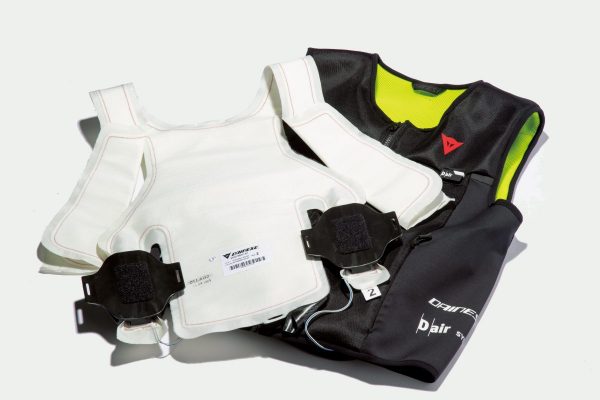 もしもの時に備えたい。ダイネーゼのバイク用エアバッグ