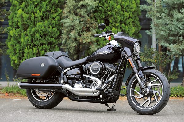 スポーツグライド(SPORT GLIDE)2020年モデル/ハーレーカタログ