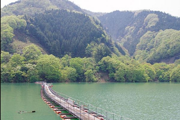 「麦山の浮橋~ヌカザス尾根」|奥多摩エリア|登山口スポット【登山口】