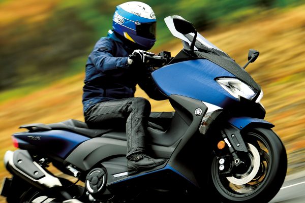 「YAMAHA TMAX 530DX/SX(ヤマハ・ティーマックス530DX/SX) 」~通勤&ツーリングの相棒と思いきや……~【R/C インプレッション archives】