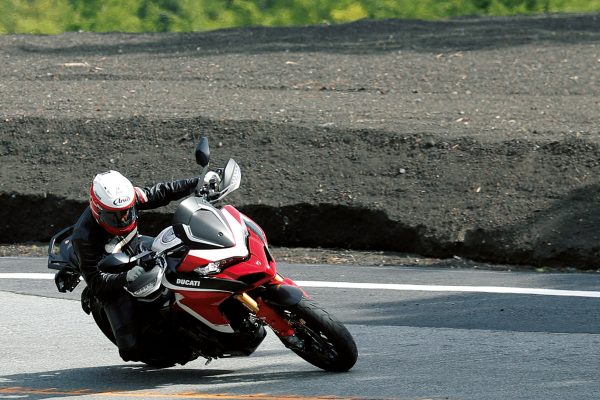 「DUCATI MULTISTRADA 1260 PIKES PEAK/S(ドゥカティ・ムルティストラーダ1260 パイクスピーク/S)」~拡大された排気量がもたらした速さとゆとり~【R/C インプレッション archives】