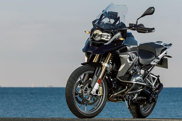 「BMW R1200GS Exclusive(BMW・R1200GS エクスクルーシブ)」~スーパースポーツのその先にあるもの~【R/C インプレッション archives】