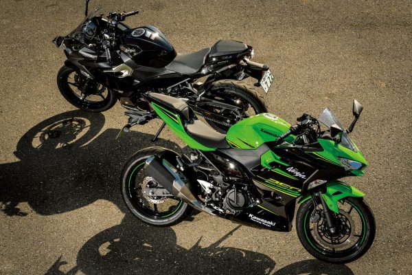 「KAWASAKI Ninja400/250(カワサキ・ニンジャ400/250)」~クラス最速を狙う潔いフルモデルチェンジ~【R/C インプレッション archives】