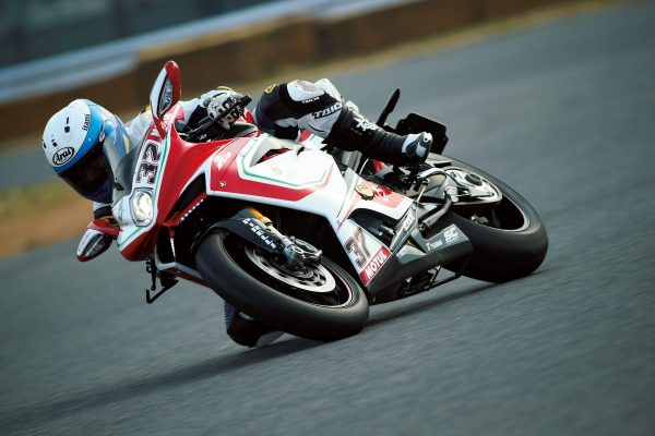 「MV AGUSTA F4 RC(MVアグスタ・F4 RC)」~WSBの匂いを放つ圧倒的存在感~【R/C インプレッション archives】