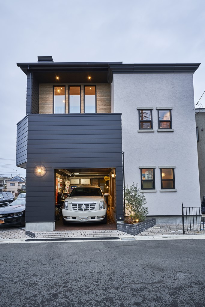 Shスペース で好きなモノだけを詰め込んだ ガレージ付きの家を手に入れる Lightning