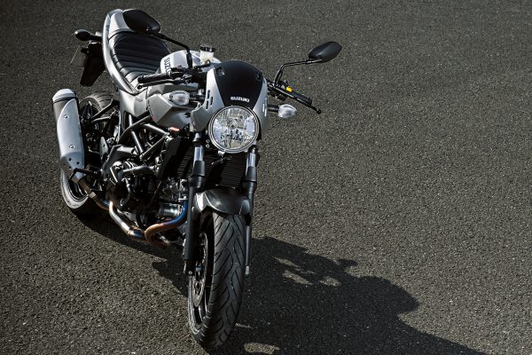 「SUZUKI SV650X(スズキ・SV650X)」~ツボを押さえたカスタムが光る スズキ流カフェレーサー~【R/C インプレッション archives】
