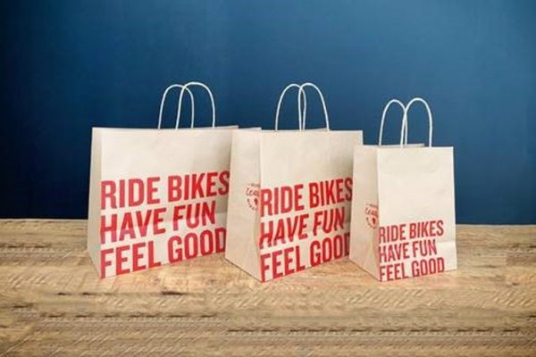 トレック・ジャパンが環境に優しい紙製ショッピングバッグを導入
