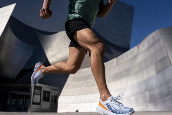 HOKA ONE ONEのカーボンプレート搭載シューズに、フィット感を強化したシームレスデザインの新モデル「CARBON X SPE」が新登場!
