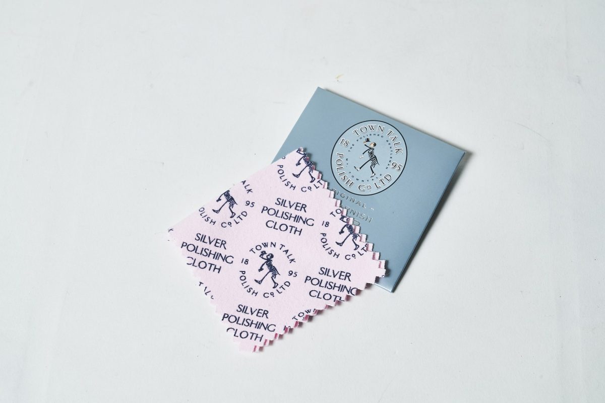 シルバーアクセサリーの磨き方 クリーナーは何を使うのが正解 Lightning