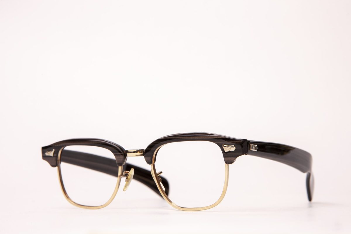 コンディションが重要 ヴィンテージ眼鏡の魅力と市場価値を探る Lightning