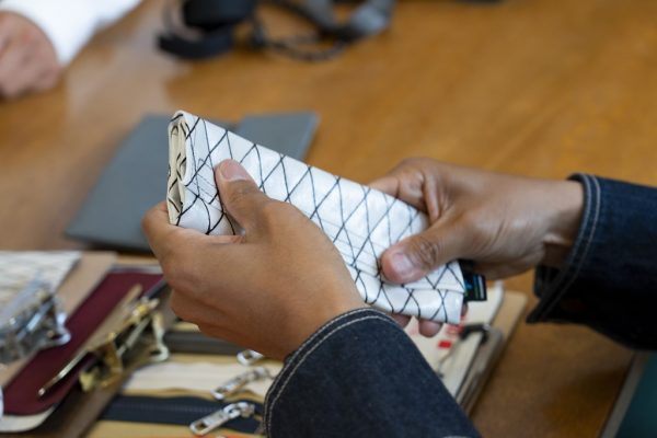 “UNBYジェネラルグッズストア×カリフォルニア工務店”スペシャルコラボバッグ製作開始!