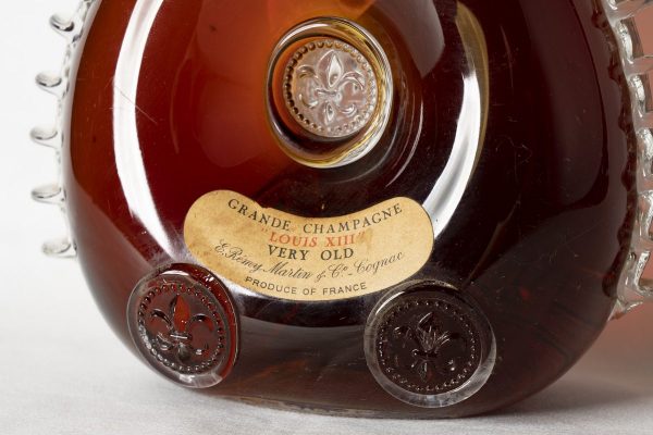 一度は飲んでみたい! 価値あるレアな年代物のリカー(蒸留酒)20選。