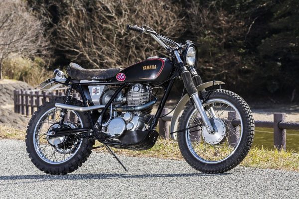 カスタムでスクランブラー本来の姿を追求する「AKO MOTORCYCLE アコウモーターサイクル」。