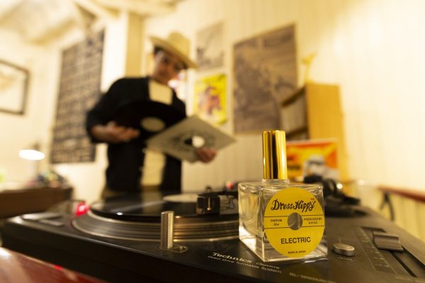 「NO name!」発! ドレスヒッピーの香水は、音楽をイメージした大人の香り。