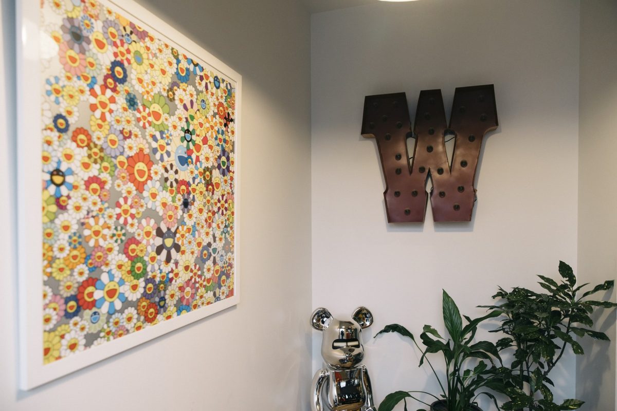 お手本にしたい家づくり 機能的なアウトドアギアがインテリアでも活躍する イナウト代表のプライベート空間 Lightning