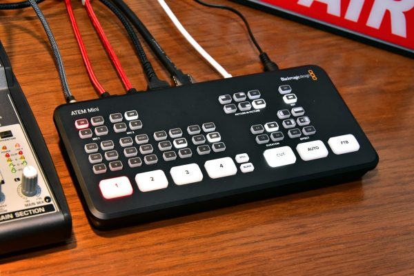 初心者でも簡単に動画配信を可能にする「Blackmagic Design」のATEM miniスイッチャー。