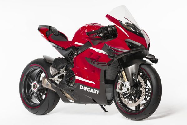 世界で500台! 史上最強の“超軽量”がついに進撃開始! DUCATI SUPERLEGGERA V4