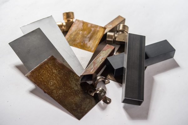 DIYで始める金属エイジングのテクニック! ヴィンテージ加工をマスターしよう。