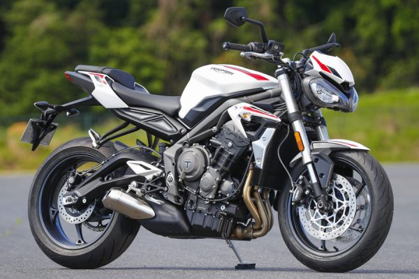 伝統の3気筒がミドルクラスを制する!? TRIUMPH STREET TLIPLE S