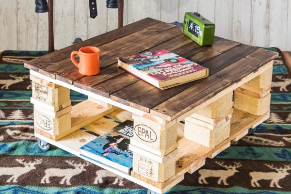 ユーロパレットで、無骨なロータイプのカフェテーブルを作ってみよう!