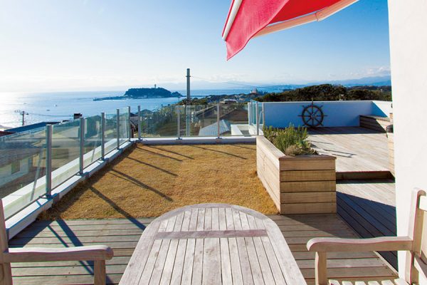 趣味部屋にガレージも。海が見える家で家族それぞれが幸せなリゾート暮らし|七里ガ浜エリア【ユーロJスペース】