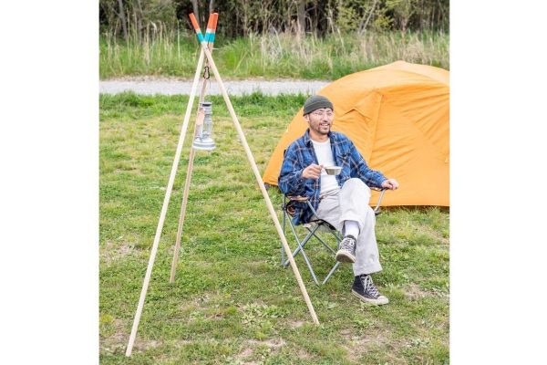 キャンプに大活躍! 安定性抜群のランタンホルダーをDIY!