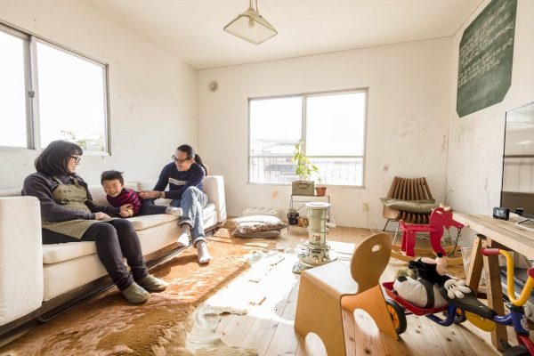 【お手本にしたい家づくり①】築40年の廃屋を自分たちで改装したミリタリーテイストの家。