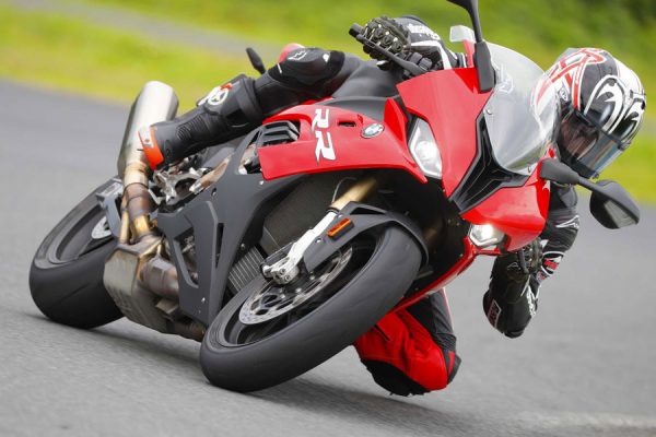 元MotoGPライダー中野真矢が乗りたいバイクに乗ってみた! BMW S1000RR編