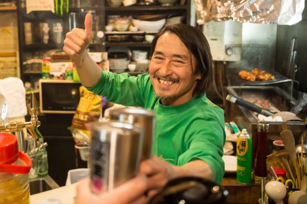 日本のスケートボードシーンを創ったリビングレジェンド・アキ秋山さんのお宝拝見!