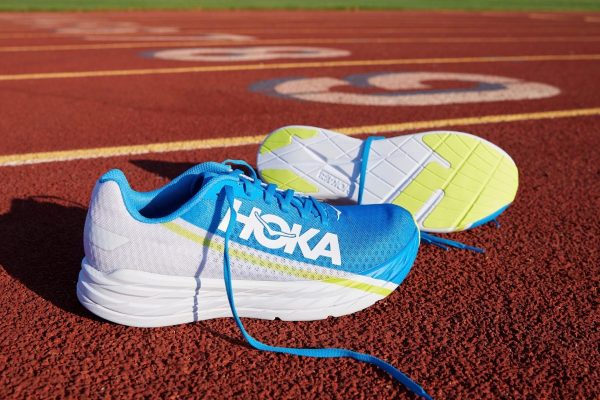 HOKA ONE ONE からエリートアスリート向けの軽量&カーボンプレート搭載シューズの新モデル「ROCKET X」が登場!