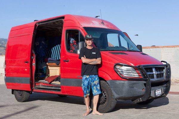 バンだけでなくセダンも⁉ カリフォルニアのサーファーが乗ってるクルマ拝見!