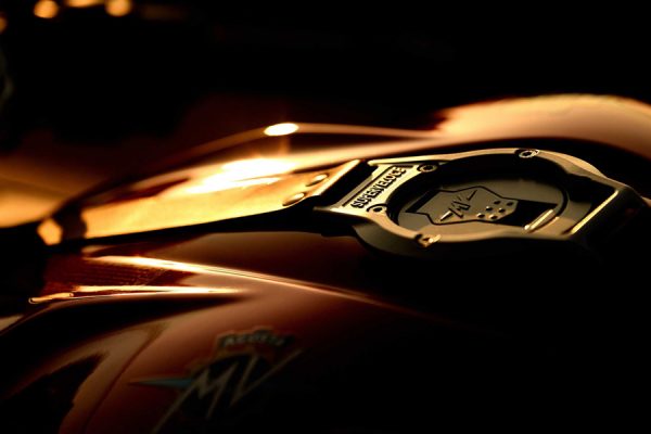 この艶っぽさ、タダモノにあらず MV AGUSTA SUPERVELOCE 800