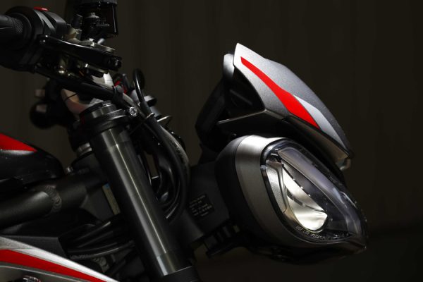 中野真矢が本気インプレッション! TRIUMPH STREET TRIPLE RS