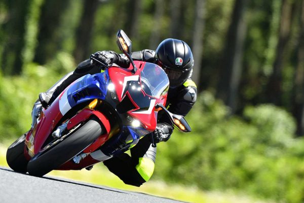 今やライダーのテクニックを凌駕する! 電子制御の最新事情(前編)