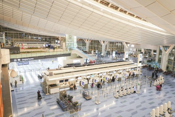 ハワイ便も運航中! 現在の羽田空港国際線、コロナ以前とどう違う?