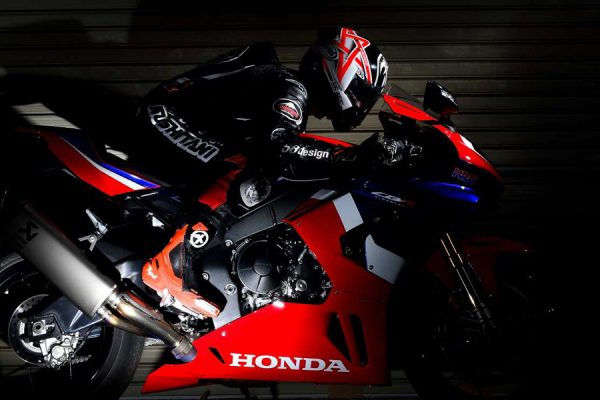元MotoGPライダー中野真矢がプチテクニックを指南!! 公道でのリアブレーキ